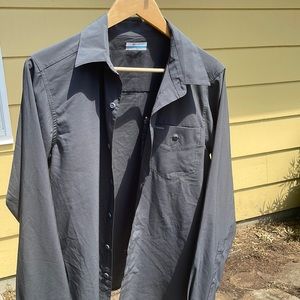 Graphite Columbia, quick dry, long sleeve shirt. Men’s small. Never worn.